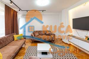 Trosoban  stan  ,renoviran - sa  nameštajem  i  tehnikom,VII sprat, 75 m2,