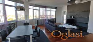 Kompletno namešten na Bulevaru Evrope !