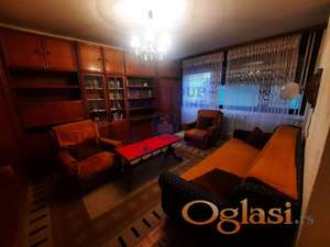 Dvosoban stan u mirnom delu Petrovaradina