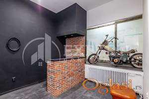 Poslovni  prostor - višenamenski  lokal, centar, 42 m2, podrum  21 m2