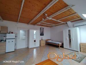 Dvosoban stan za 3 studenta, 200€ po osobi