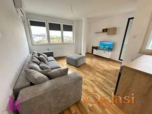 * Novi Sad - Bulevar Evrope * SA PARKING MESTOM - pet friendly