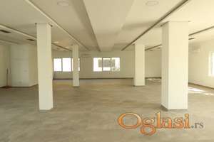 Moderan i svetao poslovni prostor – idealan za kancelariju, studio, showroom ili događaje