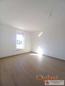 Novi Sad, Petrovaradin, Mišeluk 4, 205m2