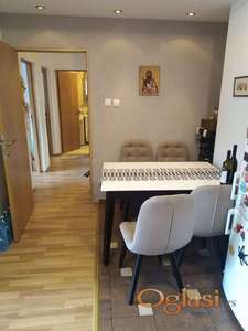 Odličan trosoban stan na Novoj Detelinari