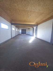  ODLIČNA HALA SA PARKINGOM I KAMIONSKIM PRILAZOM OD 150 M2 NA KLISI