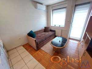 Stan,NOVI SAD,BULEVAR,kv: 23, € 300, ID: 9101935