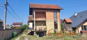 Nekretnina sa velikim potencijalnom-Klisa