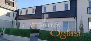 Dvoetažni Stan sa dvorištem Ovča ID#2211