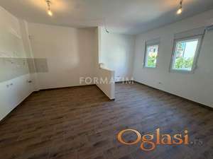 Zemun, trosoban stan sa dvorištem i garažom ID#2908