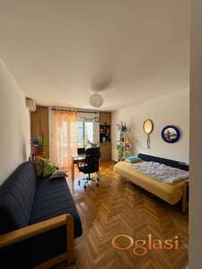 NAMEŠTENA GARSONJERA KOD SAJMA 250 EVRA