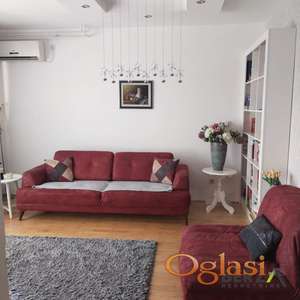 KOMPLETNO NAMEŠTEN DVOSOBAN STAN - TOP LOKACIJA! PODBARA