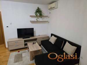 TROSOBAN STAN U BRANKA BAJIĆA - MIRAN DEO