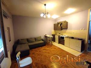 NAMEŠTENA GARSONJERA NA ODLIČNOJ LOKACIJI, SAJAM