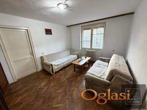 Dvosoban stan na Detelinari ! Molijerova !