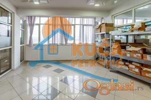 Prodaje se poslovni prostor 400m2 sa velikom terasom
