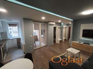 NAMEŠTEN JEDNOIPOSOBAN STAN NA PODBARI 400 EVRA