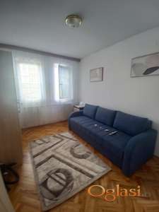 Kompletno opremljen komforan dvosoban stan blizu Doma zdravlja