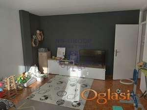 Dvoiposoban stan na  novoj Detelinari