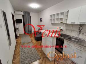 CENTAR ul.Trg 1 Maja 32 m2 - 350 Evra USELJIV ID#2733