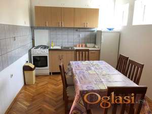 Izdaje se smeštaj za radnike u Inđija ID#1009