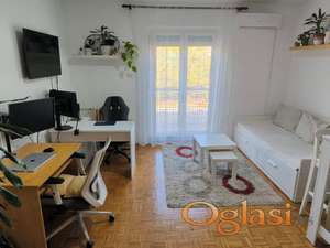 Odmah useljiva garsonjera na Bulevaru Kneza Milosa