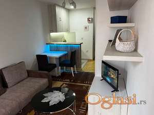 Garsonjera Top, Nova detelinara