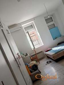 Stan u Centru 220 e!!!