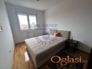 Trosoban stan u Centru grada