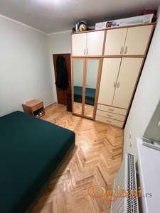 Kompletno namešten dvosoban stan na grbavici