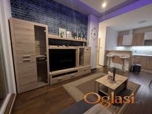 ~~~ LEP i useljiv dvosoban stan, Bulevar Evrope ~~~