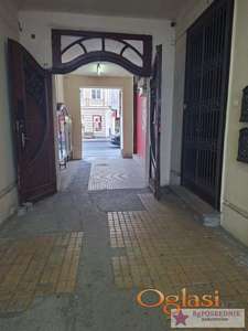 Zemun, Centar, Glavna, 31m2