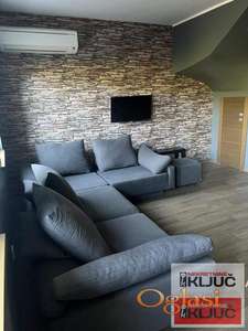 PETROVARADIN, 73m2 + Dvorište, Četvorosoban-Duplex, Novogradnja, Urbana Vila