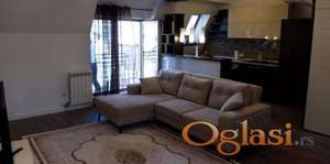 Izdavanje -Trosoban stan u novogradnji kod Hrama,garaza