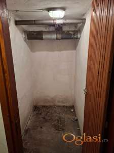 Ostava na uglu Danila Kiša i Braće Ribnikar