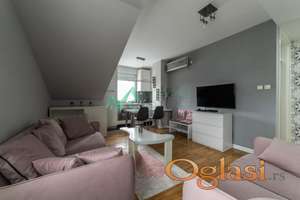 Na prodaju kompletno namešten dvosoban stan u centru – 49 m² (Šifra: 1004460) 