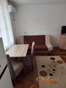 Dvorišna garsonjera