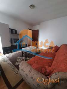 Izdaje se jednoiposoban stan kod Gradske bolnice, 44m2