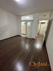 Potpuno renoviran stan na traženoj lokaciji-Grbavica