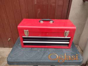 Metalni kofer za alat