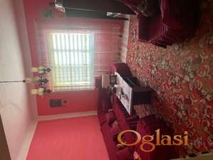 Prodaje se kuca u strogom centru Paraga