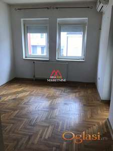 Garsonjera - 30m2 - Adamovićevo naselje
