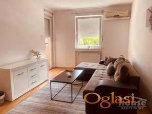 NOVI SAD - CENTAR - 41m2 - 400 evra