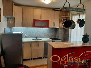 KOMPLETNO NAMEŠTEN DVOSOBAN STAN KOJI SE NALAZI U CENTRU, ULICA MARKA MILJANOVA