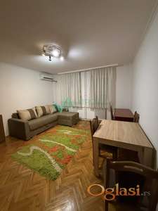 Izdaje se jednosoban stan na Detelinari 
