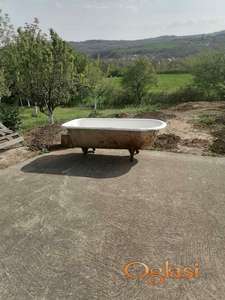 Stara kada od tuča samostojeća