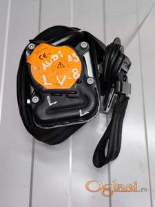 Audi a3 v8 prednji levi pojas 3 v 2012-2020 Originalni delovi  Moguca ugradnja delova  Alfa Romeo 147-156-166-159-GT-MiTo-Giulietta Fiat bravo 2 - croma -grande punto -multipla 2 -punto 3 -stilo-idea Freemont Panda 3 500L 500 Lancia ypsilon-delta-musa-lybra Volkswagen Golf 6  Audi a3 2012-2020  Ukoliko zelite da porucite Posaljite poruku preko sms poruke ili pozovite na telefon 0616115961