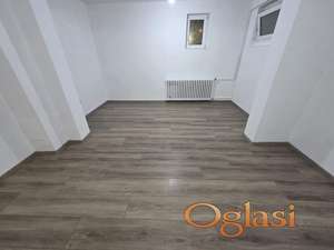 Kompletno renoviran !!!