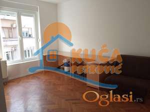 Izdaje se dvosoban stan u centru grada 44m2 kao poslovni prostor