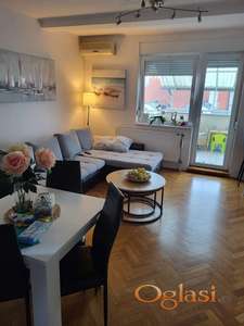 Prodaje se komforan 2.0 stan u Železničkoj ulici